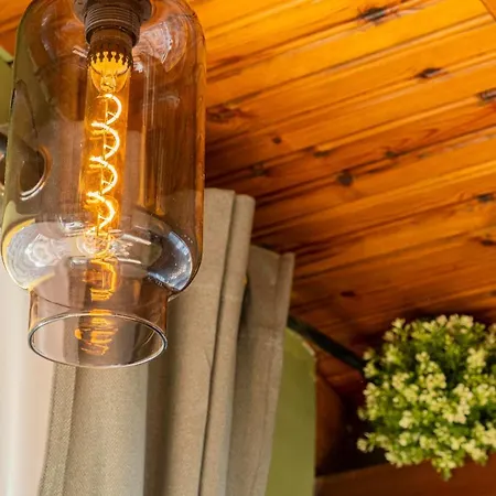 Wood Aesthetic Steps From The Sea * Tesalónica