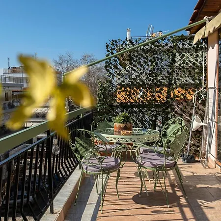 Wood Aesthetic Steps From The Sea *